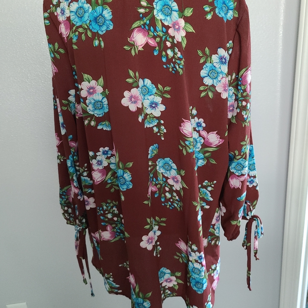 Top - Picture 3 of 4